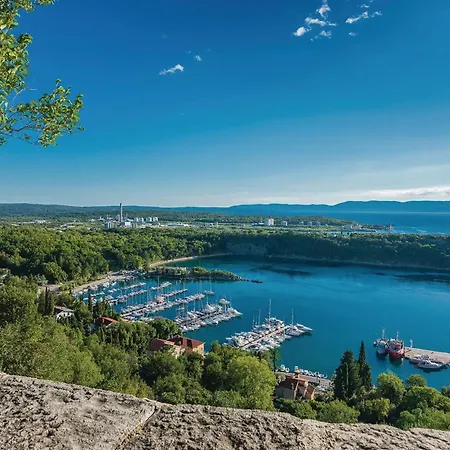 Daire 2 Bedroom Lovely In *